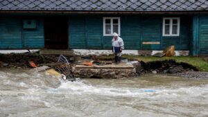 Lũ lụt và cháy rừng cho thấy thực tế báo động về biến đổi khí hậu ở châu Âu
